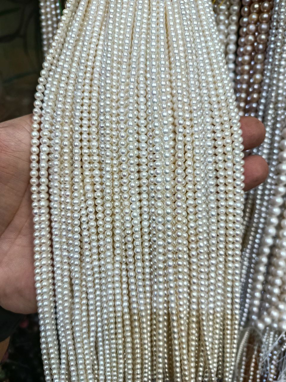 3و4 سفید مروارید سایز 4 کلاسیک سفید - Image 1